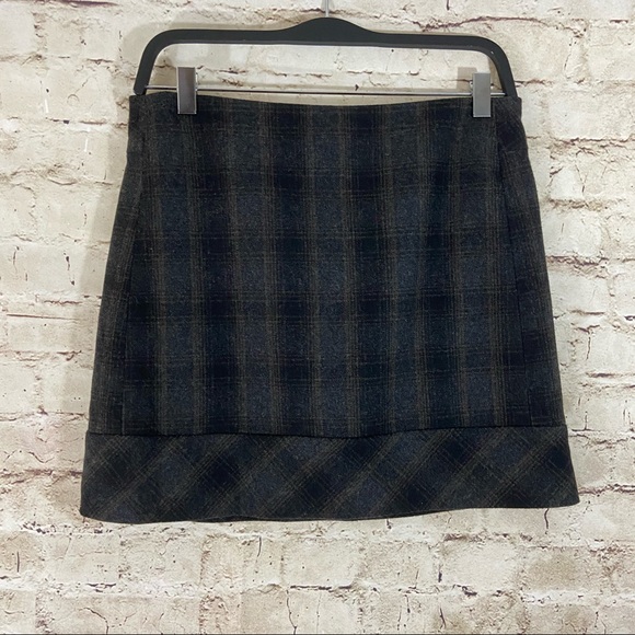 Willi Smith Dresses & Skirts - Willi Smith 45% wool plaid mini skirt size 2